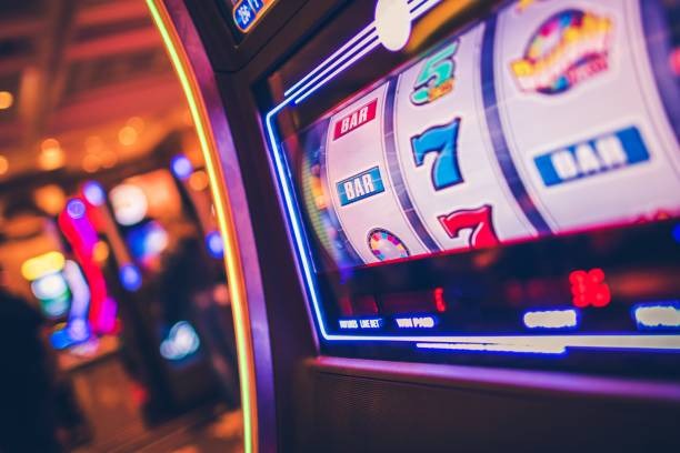 French Roulette wheel and betting layout on dino69 login live-dealer table